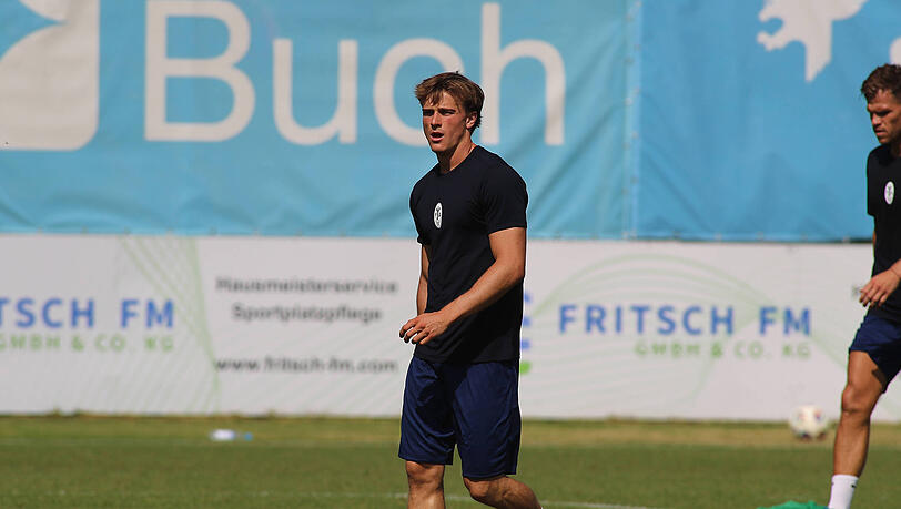 Weiterhin für die U21 des TSV 1860 spielberechtigt: Julian Bell. Weiterhin für die U21 des TSV 1860 spielberechtigt: Julian Bell.