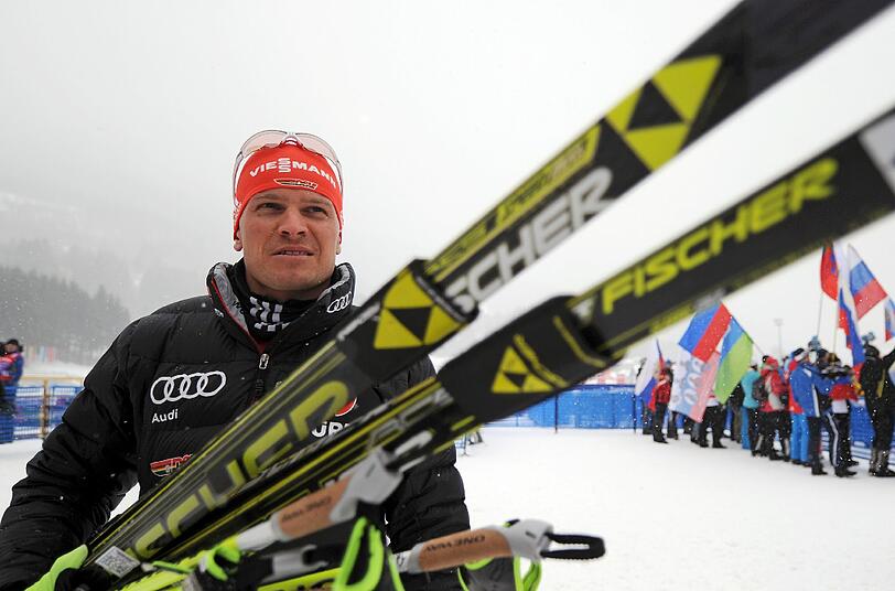 Noch härter trifft es die Kollegen vom Skilanglauf um Tobias Angerer. Sowohl an Silvester als auch an Neujahr stehen Etappen der Tour de Ski in Lenzerheide auf dem Programm.