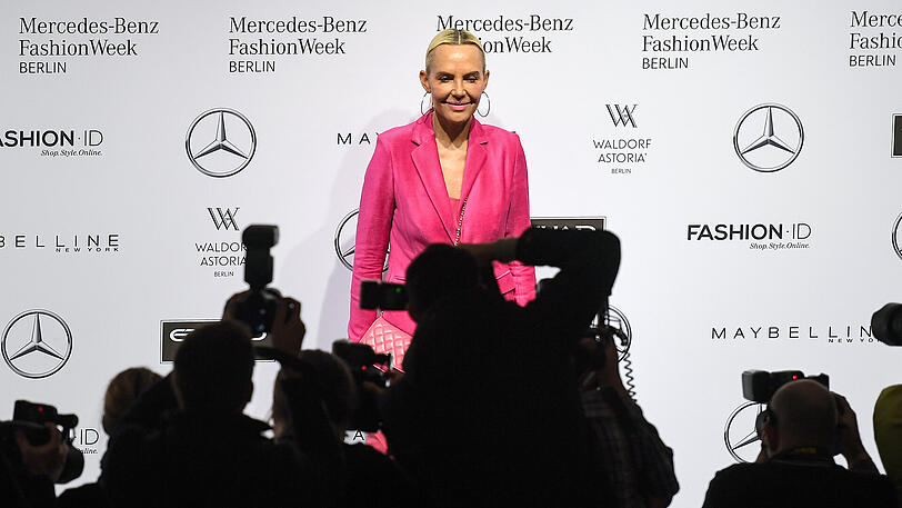 Natascha Ochsenknecht in Berlin bei der Show des Labels Riani bei der Mercedes-Benz Fashion Week im Rahmen der Berliner Modewoche.