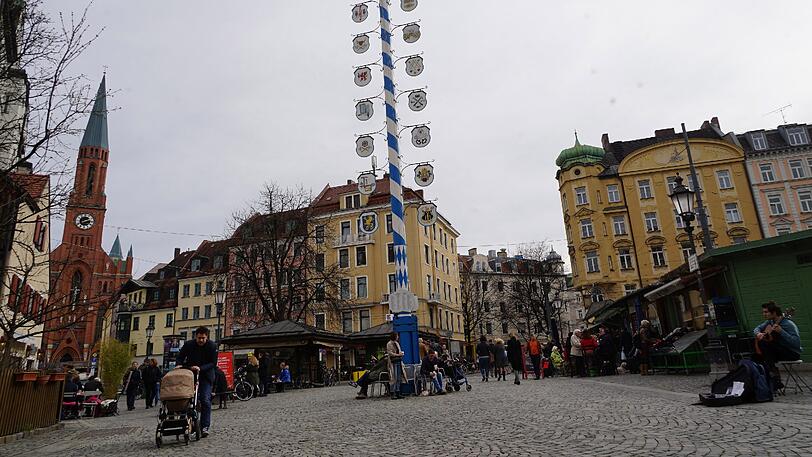 Im Biergarten am Viktualienmarkt, im Hofgarten, am Wiener Platz oder Rindermarkt, sogar auf den Treppen zur Staatskanzlei - München bietet die schönsten Ecken, um die Frühlingssonne in vollen Zügen zu genießen.
