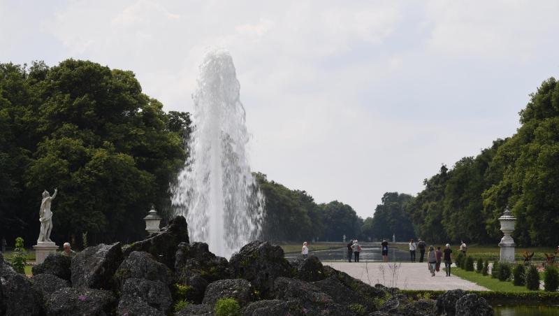 Die Fontäne eines Springbrunens im Schlosspark Nymphenburg. Foto: Felix Hörhager/dpa/Archivbild Die Fontäne eines Springbrunens im Schlosspark Nymphenburg. Foto: Felix Hörhager/dpa/Archivbild