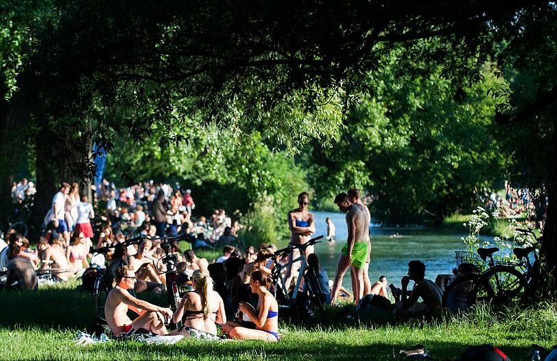 Mehr als 30 Grad in der Stadt: Die Münchner genießen den Sommer.