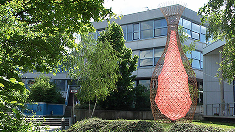WarkaWater, 8m hoher Wassersammelturm der Architektengemeinschaft Arturo Vittori/Andreas Vogler, gebaut vom Lise Meitner Gymnasium
