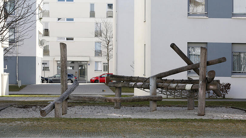 Immerhin: Ein bisserl spielen können die Kinder hier.