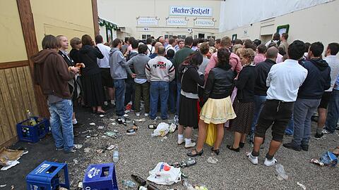 Kästen zum Vorglühen anschleppen - das geht heuer nimmer.