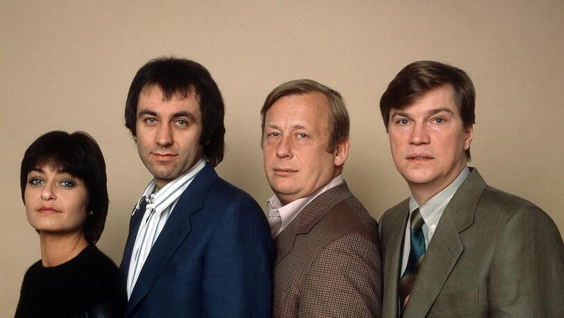 Bruno Jonas (zweiter von links) mit Sibylle Nicolai, Rainer Basedow und Jochen Busse 1985 im Ensemble der Lach & Schießgesellschaft. Nun könnte Jonas künstlerischer Leiter werden. Bruno Jonas (zweiter von links) mit Sibylle Nicolai, Rainer Basedow und Jochen Busse 1985 im Ensemble der Lach & Schießgesellschaft. Nun könnte Jonas künstlerischer Leiter werden.