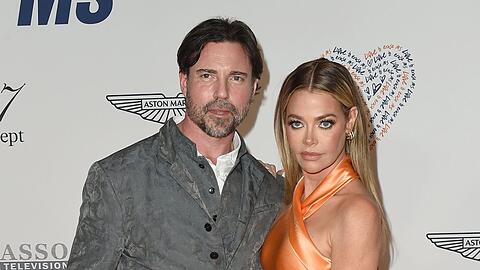 Denise Richards und Aaron Phypers auf einem Event im Jahr 2023.