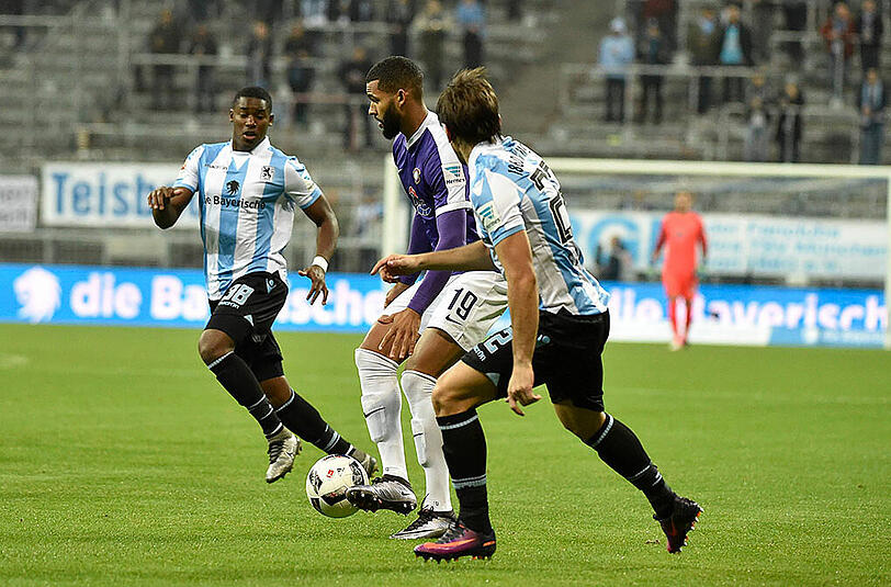 ROMUALD LACAZETTE: NOTE 3 - Gutes Stellungsspiel, kampf- und laufstark sowieso. Aber nicht ohne Patzer, die Erzgebirgler-Szenen ermöglichten. Zur Pause ausgewechselt.