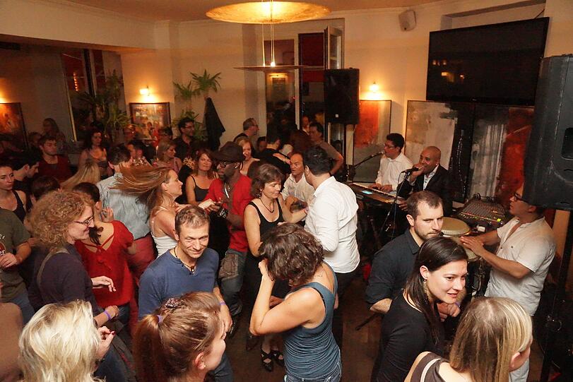7000 Münchner beim Feiern und Tanzen: So viel los war am Samstag bei der Neuhauser Musiknacht.