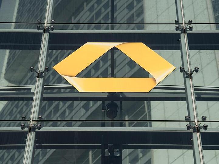 Geschäftlich lief es nach zwei mageren Jahren 2018 wieder deutlich besser für die Commerzbank.
