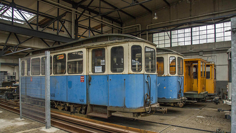 Diese Trams aufhübschen? Dauert tausende Stunden. Diese Trams aufhübschen? Dauert tausende Stunden.