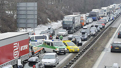 Hier die A8 bei Oberaudorf - so schlimm kam's zum Ferienende nicht. Hier die A8 bei Oberaudorf - so schlimm kam's zum Ferienende nicht.
