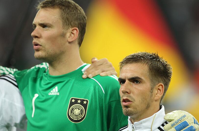 Philipp Lahm und Manuel Neuer werden in ihrer WM-Vorbereitung von Verletzungen ausgebremst.