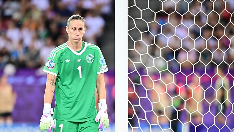 -H-tte-meiner-sein-m-ssen-So-reagiert-Berger-nach-dem-Aus-der-DFB-Frauen-gegen-Spanien