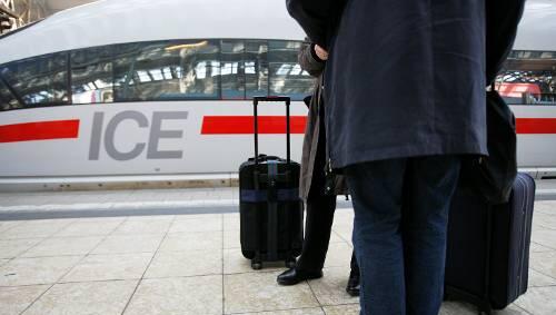 Wer warten muss als Bahnkunde, kann künftig kassieren Wer warten muss als Bahnkunde, kann künftig kassieren