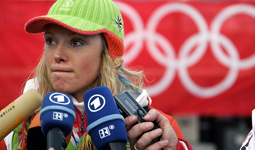 Bild von 2006: Unter Tränen gibt die Ski-Langläuferin Evi Sachenbacher-Stehle ein Interview