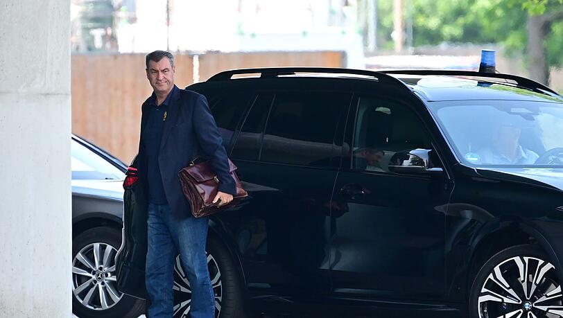 CSU-Chef S&ouml;der fuhr am Kanzleramt vor.