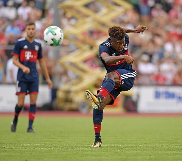 Schützenfest und Fanbetreuung: Die Bayern begeistern in Erlangen. Die Bilder vom Testspiel.