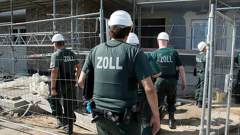 Finanzkontrolleure des Zolls haben vor einigen Tagen eine Baustelle im Münchner Süden überprüft (Archivbild).
