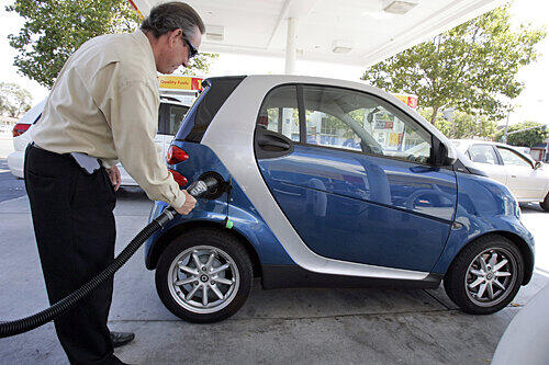 Klein aber fein und dazu nicht so durstig: Auch in den USA wird der Smart immmer beliebter.