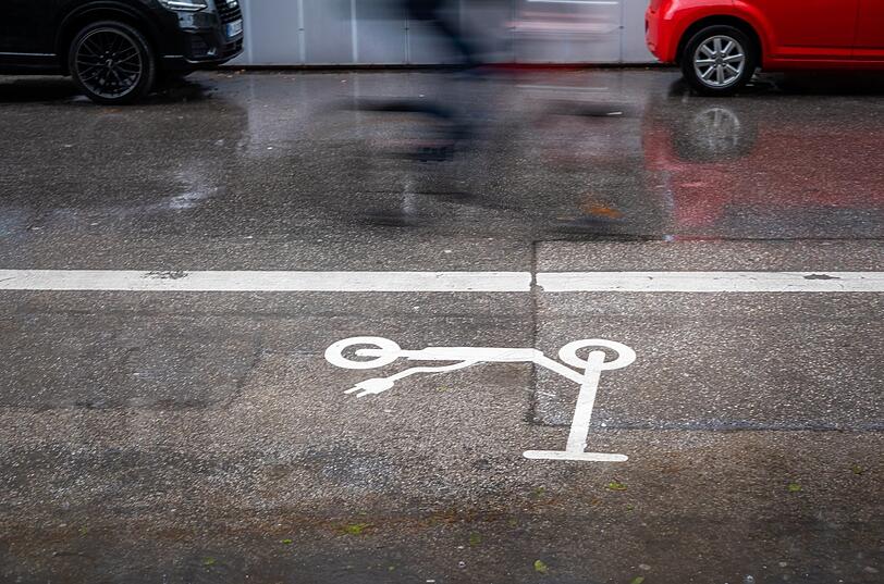 Ist das die Lösung? Die Betreiber haben sich mit der Stadt auf Abstellflächen für E-Scooter geeinigt.