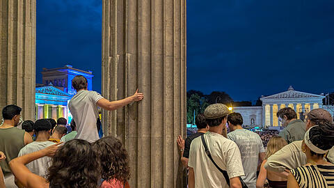 Public Viewing des Champions-League-Finales am Königsplatz in München – am Samstag war es ein Fest, am Sonntag gab es Katerstimmung auf einem der schönsten Plätze in München.