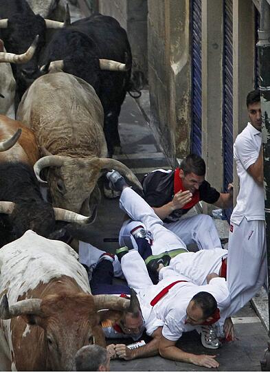 Stierhatz brutal: Aktuelle Bilder aus Pamplona.