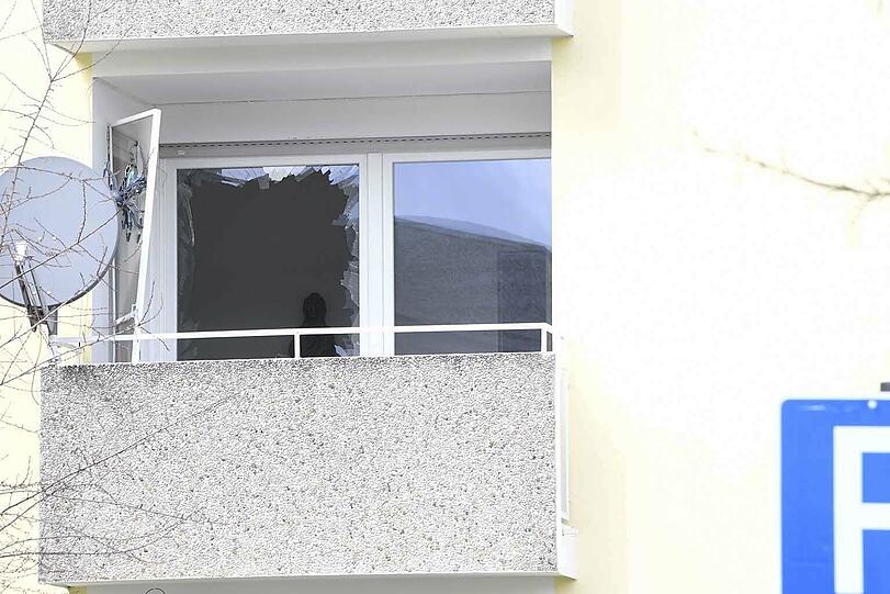 Bei einer Explosion wurde eine Poinger Wohnung zerstört. Die Bilder vom Großeinsatz der Rettungskräfte.