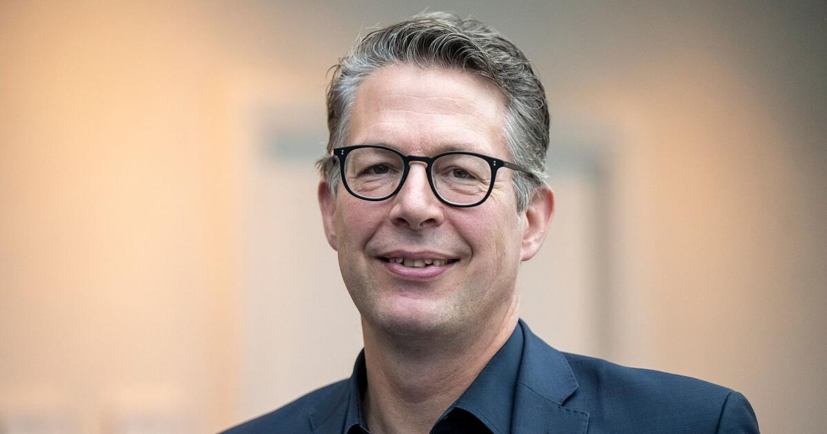 Blume-f-r-Restitutionsgesetz-in-Deutschland