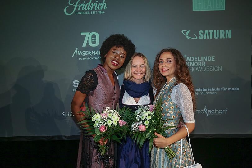 Ashley und Samira teilten sich am Ende überraschend den dritten Platz. Beide bekamen von Eileen Popielaty einen Gutschein über 1000 Euro. Damit dürfen sie sich ihr Angermaier-Traumdirndl selbst aussuchen.