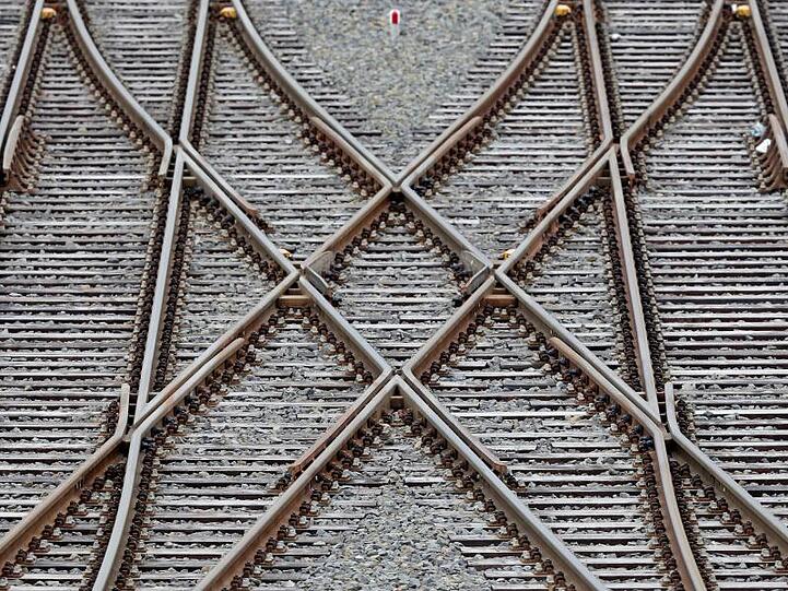 Blick von oben Gleise der Bahn. Foto: Jan Woitas/Archiv
