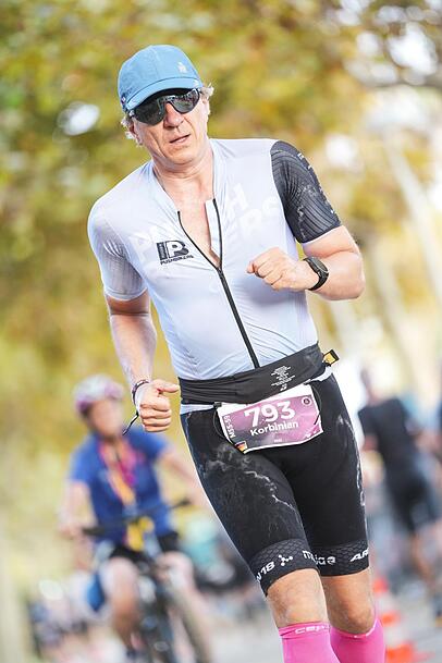 Ein St&uuml;ck Luxus: Korbinian Kohler trainiert und arbeitet auf den Ironman hin.