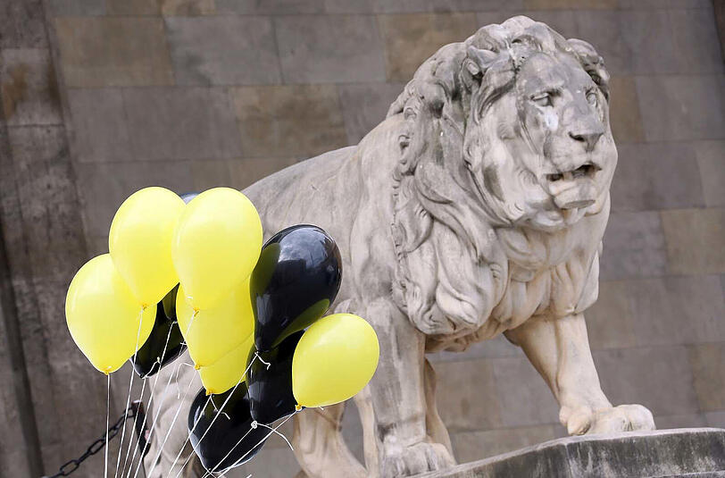 Klar &ndash; die Löwen vor der Feldherrnhalle feiern beim Münchner Stadtgeburtstag natürlich mit.
