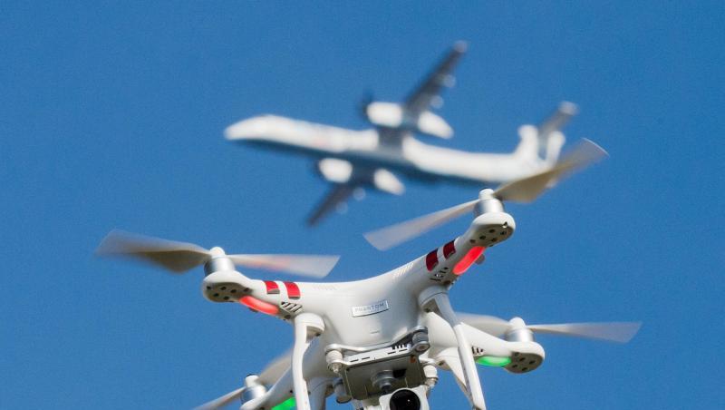 Nach einem Medienbericht wurden im vergangenen Jahr 158 Fälle gemeldet, in denen Drohnen den Flugverkehr in Deutschland störten. Nach einem Medienbericht wurden im vergangenen Jahr 158 Fälle gemeldet, in denen Drohnen den Flugverkehr in Deutschland störten.