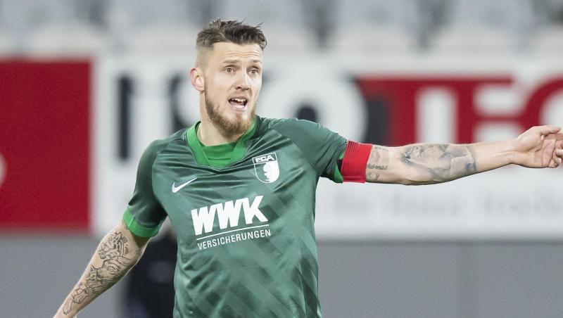 Augsburg's Jeffrey Gouweleeuw.