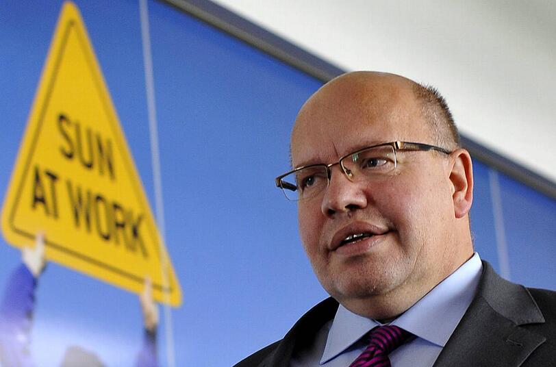 Umweltminister Peter Altmaier: Der CDU-Minister will die EEG-Umlage einfrieren und so die Strompreise stabil halten.