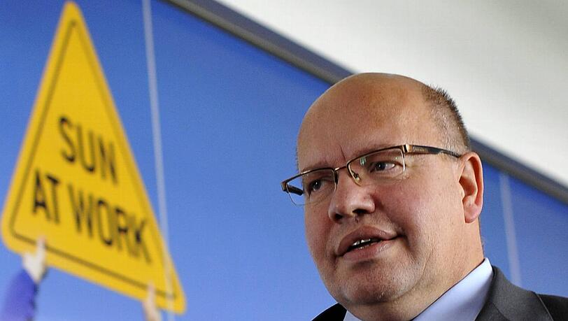 Umweltminister Peter Altmaier: Der CDU-Minister will die EEG-Umlage einfrieren und so die Strompreise stabil halten. Umweltminister Peter Altmaier: Der CDU-Minister will die EEG-Umlage einfrieren und so die Strompreise stabil halten.