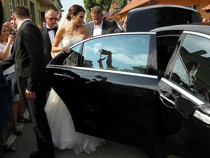 Ein strahlender Robert Lewandowski gibt seiner Anna am Samstag das Jawort - die Bilder der Hochzeit in Polen