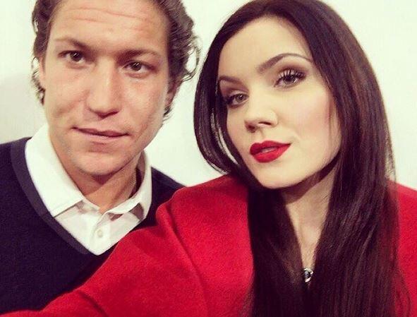 Hier schießt das Model ein Selfie mit Klums Freund Vito Schnabel
