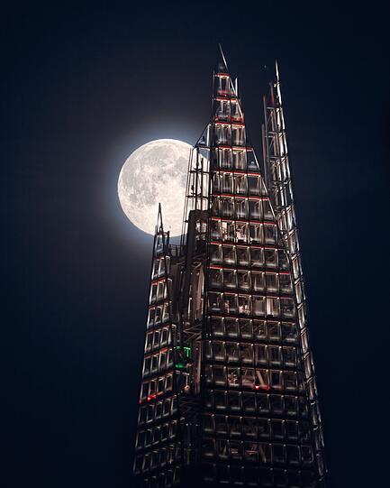 Majestätischer könnte man den Shard-Wolkenkratzer in London (310 Meter) mit Mond nicht inszenieren - hier abgelichtet von Mathew Browne (UK).