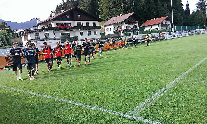 Schwitzen für die neue Saison: Die Löwen im Trainingslager in Kirchbichl.