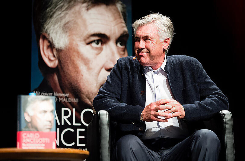 Carlo Ancelotti fühlt sich offenbar pudelwohl beim FC Bayern.
