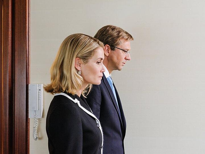 Spielen die Hauptrollen im Doku-Drama "Der Rücktritt": Anja Kling und Kai Wiesinger