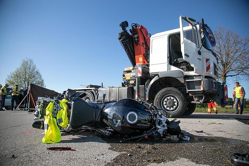 Der tödliche Verkehrsunfall ereignete sich auf Höhe des Weilers Eichham.