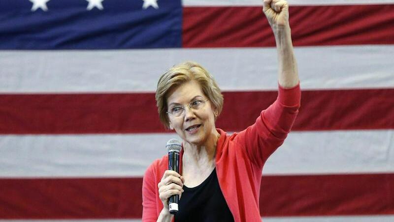 Elizabeth Warren, demokratische US-Senatorin, spricht bei einer Veranstaltung am Manchester Community College. Elizabeth Warren, demokratische US-Senatorin, spricht bei einer Veranstaltung am Manchester Community College.