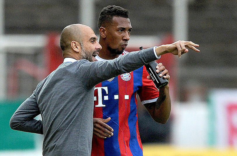 Jérôme Boateng - Note 3 - Erst Rechtsverteidiger, rückte in der zweiten Halbzeit nach innen und ward nicht mehr gesehen, weil Stuttgart kaum nach vorne agierte.