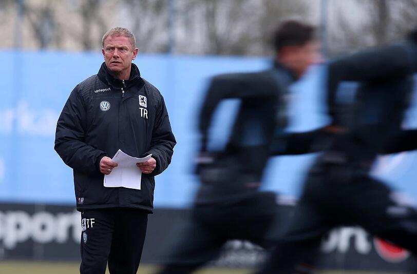 Vorstellung und Trainingseinheit: Tag 1 für Torsten Fröhling als neuer Cheftrainer der Löwen. Die Bilder.