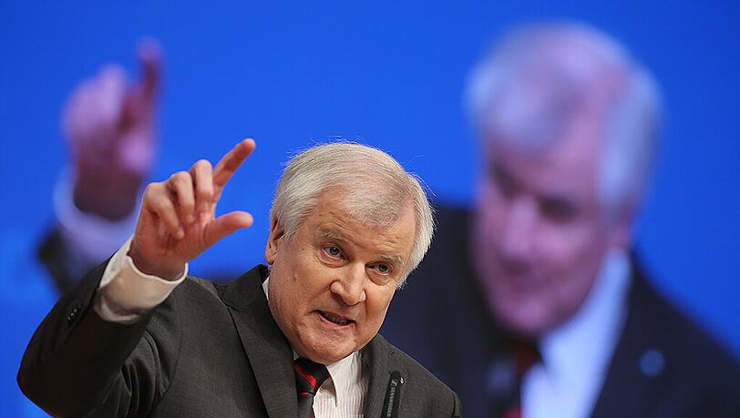 Horst Seehofer fordert erneut eine Begrenzung der Flüchtlings-Zuwanderung. Horst Seehofer fordert erneut eine Begrenzung der Flüchtlings-Zuwanderung.