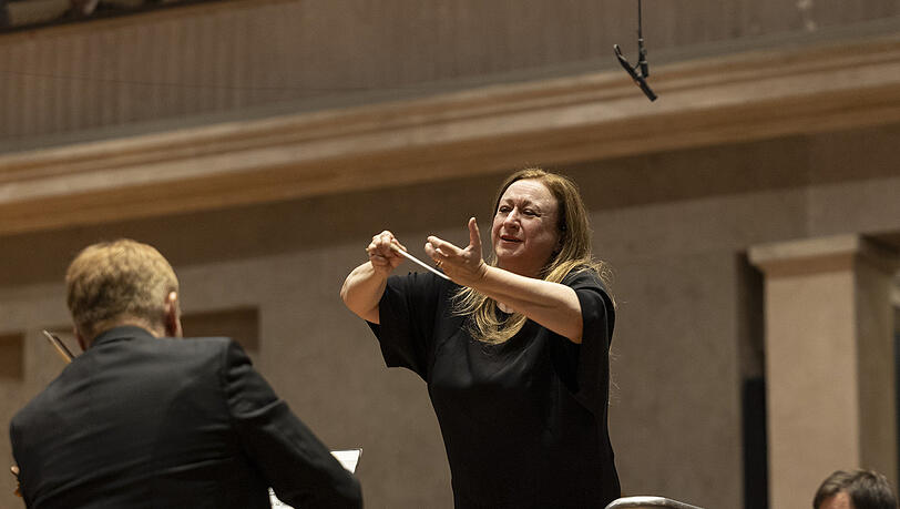 Die Dirigentin Simone Young.