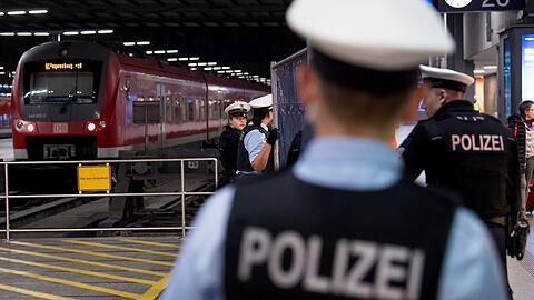 Bundespolizisten im Hauptbahnhof in München.